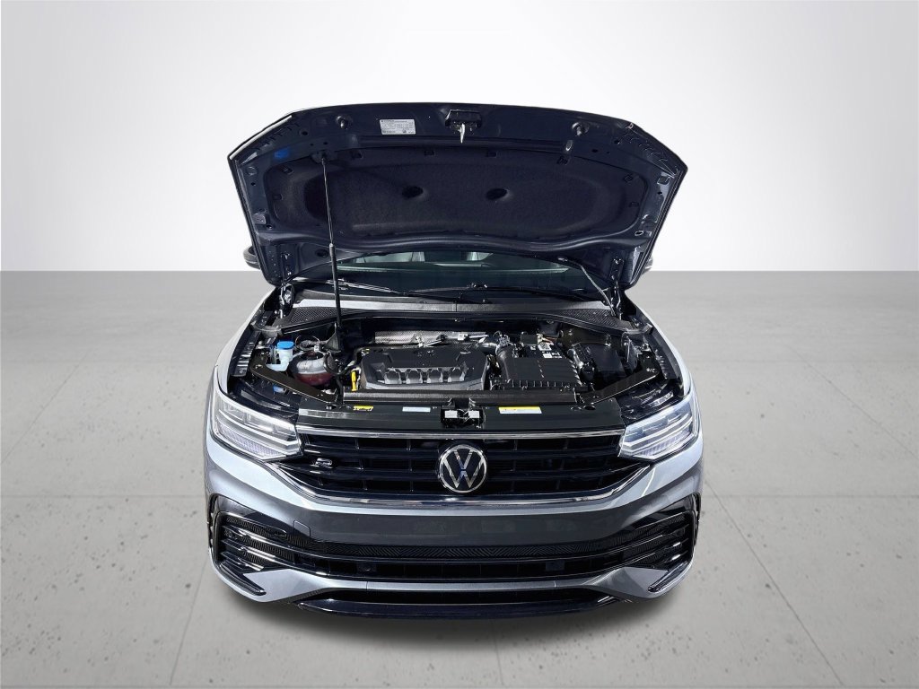 Certified 2023 Volkswagen Tiguan SE R-Line FWD image 23