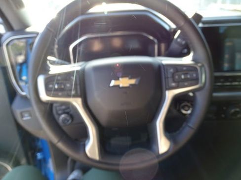 Used 2023 Chevrolet Silverado 1500 LT w/ Leather Package AWD/4WD image 38
