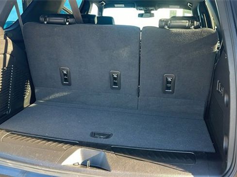 Used 2022 Chevrolet Tahoe LT w/ Luxury Package image 31