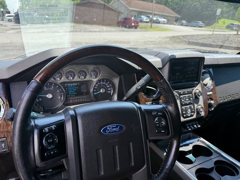 Used 2015 Ford F250 Platinum w/ FX4 Off-Road Package AWD/4WD image 39