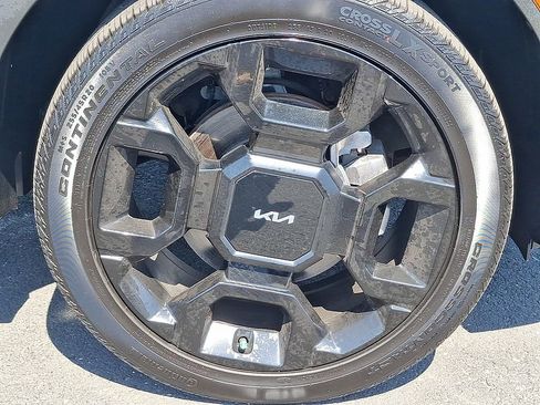 Certified 2024 Kia Sorento SX image 8