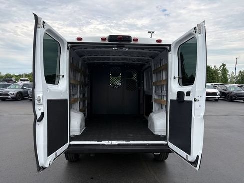 Used 2025 RAM ProMaster 2500 w/ U-Haul Equipment Group FWD image 16