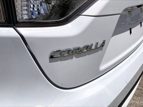 Used 2021 Toyota Corolla LE FWD image 21