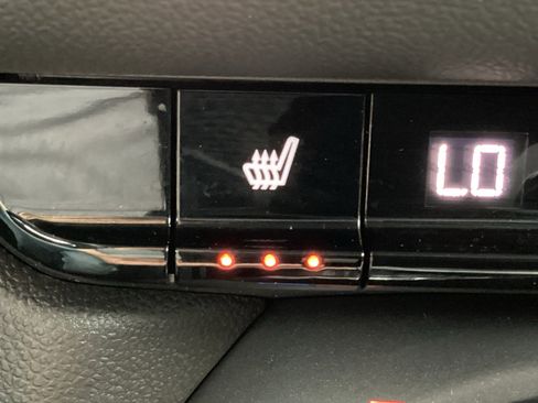 Used 2025 Chevrolet Blazer LT image 6