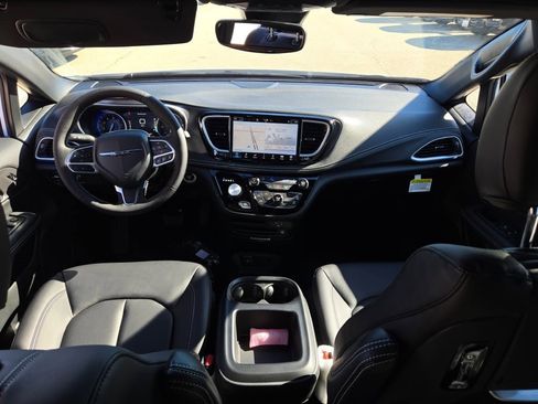 New 2026 Chrysler Pacifica Select image 20
