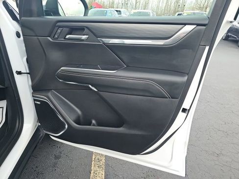 Used 2025 GMC Acadia Elevation w/ Elevation Premium Package image 10