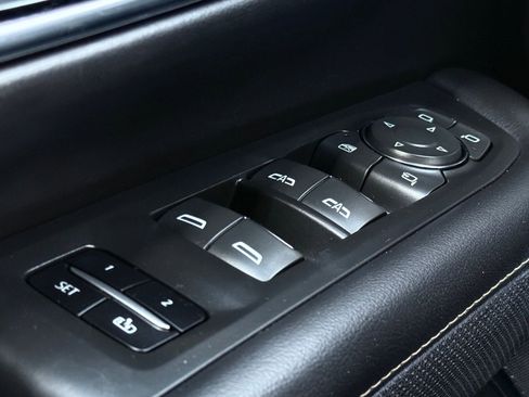 Used 2023 Chevrolet Suburban Premier RWD image 28