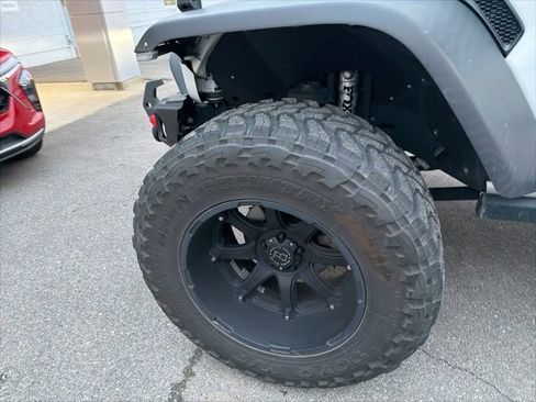 Used 2020 Jeep Gladiator Sport w/ Quick Order Package 24S image 36