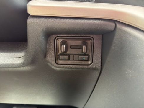 Used 2025 Ford Expedition Active image 51