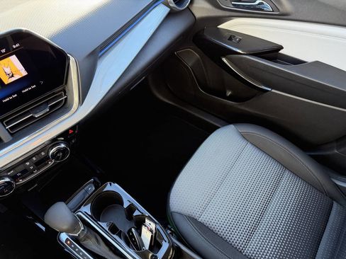 Used 2025 Chevrolet Trax LT w/ LT Convenience Package image 22