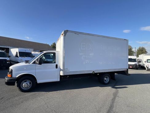 Used 2015 Chevrolet Express 3500 Extended image 3