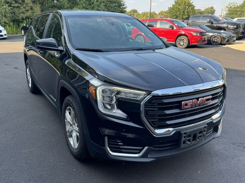 Used 2024 GMC Terrain SLE AWD/4WD image 3