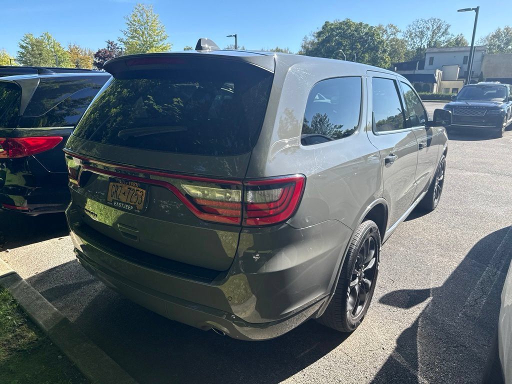 Used 2022 Dodge Durango SXT w/ Blacktop Package AWD/4WD image 4