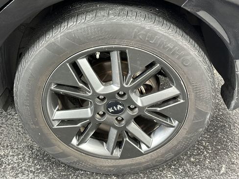 Used 2020 Kia Soul EX image 10