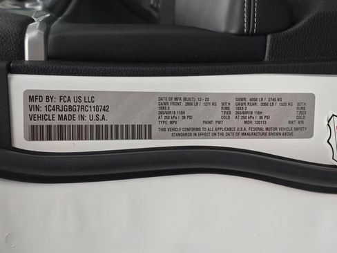 Used 2024 Jeep Grand Cherokee Limited image 53