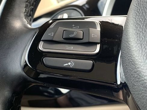 Used 2018 Volkswagen Beetle 2.0T SE FWD image 24