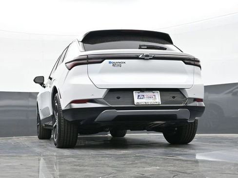 New 2025 Chevrolet Equinox EV LT image 44