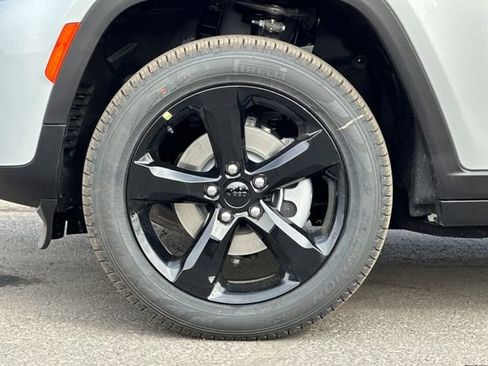 New 2026 Jeep Grand Cherokee Limited w/ Limited Altitude Package RWD image 25