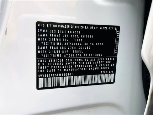 Used 2019 Volkswagen Tiguan SE image 36