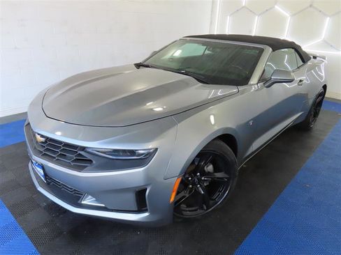 Used 2023 Chevrolet Camaro LT w/ Technology Package image 4