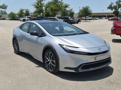 Used 2025 Toyota Prius Limited w/ Limited Premium Package FWD image 7