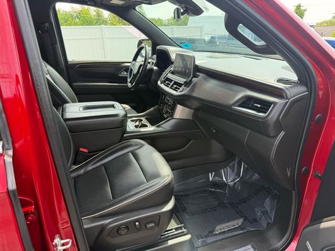 Used 2021 Chevrolet Suburban Premier AWD/4WD image 17