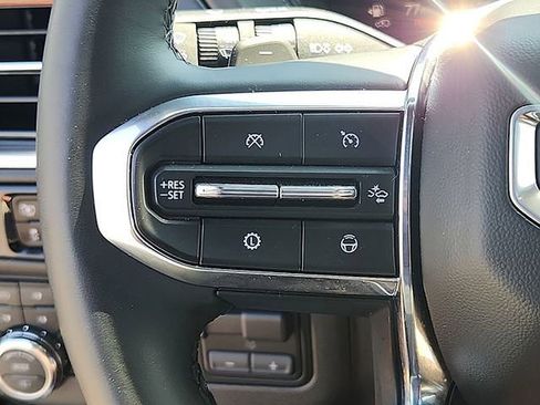 Certified 2025 GMC Yukon XL Denali w/ Denali Reserve Package AWD/4WD image 22