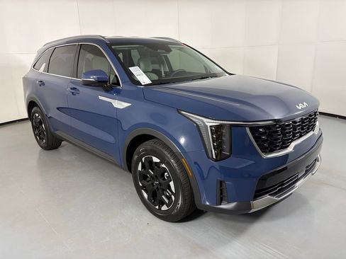 New 2026 Kia Sorento S FWD image 2