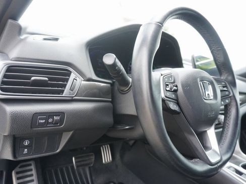 Used 2022 Honda Accord Sport image 11