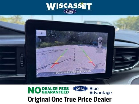 Certified 2022 Ford Explorer XLT w/ Equipment Group 202A image 11