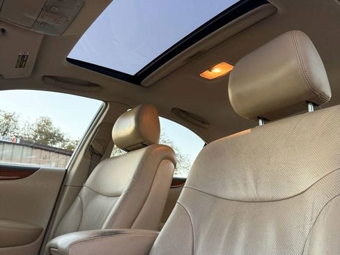 Used 2005 Lexus ES 330 image 24