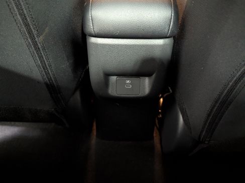 Used 2025 Nissan Versa SV image 10