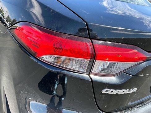 Used 2022 Toyota Corolla LE image 21