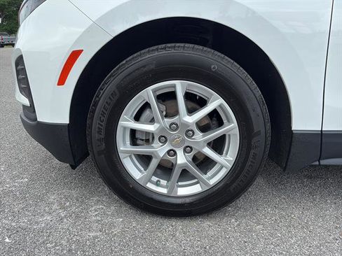 Used 2023 Chevrolet Equinox LS w/ LS Convenience Package FWD image 9