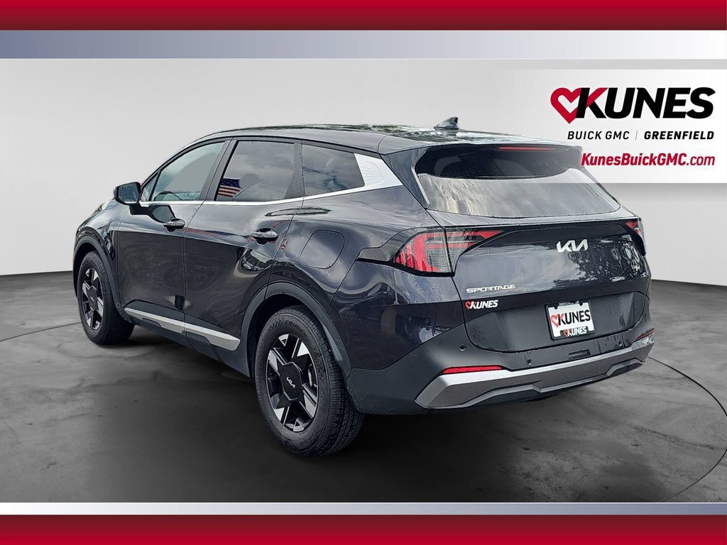 Used 2026 Kia Sportage LX FWD image 8