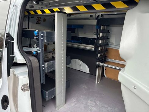 Used 2023 Ford Transit Connect XL image 11