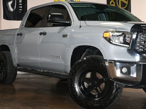 Used 2019 Toyota Tundra SR5 w/ SR5 Upgrade Package AWD/4WD image 53