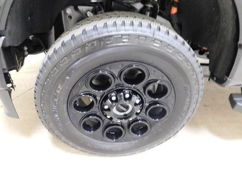 New 2026 Ford F250 Lariat w/ Black Appearance Package image 5