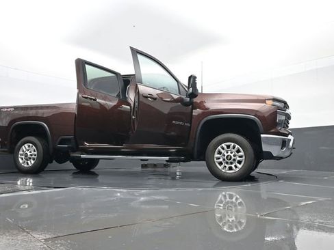 Used 2024 Chevrolet Silverado 2500 LT image 29
