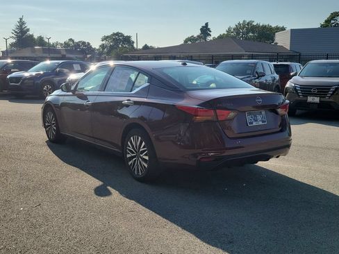 Used 2025 Nissan Altima 2.5 SV FWD image 3
