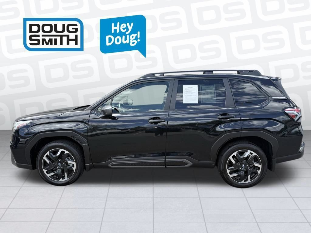 Used 2025 Subaru Forester Limited AWD/4WD image 2