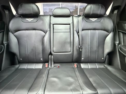 Used 2019 Bentley Bentayga AWD/4WD image 42