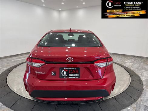 Used 2021 Toyota Corolla LE FWD image 6