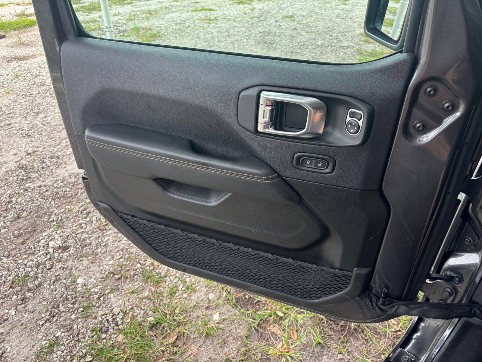 Used 2025 Jeep Wrangler Unlimited Sahara AWD/4WD image 18