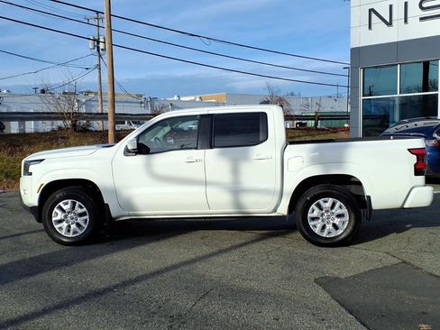 Certified 2022 Nissan Frontier SV AWD/4WD image 8
