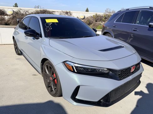 Used 2025 Honda Civic Type R image 1