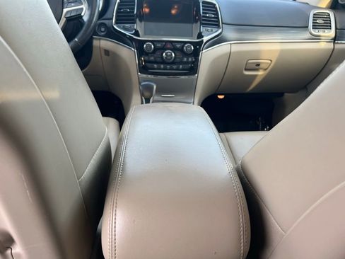 Used 2020 Jeep Grand Cherokee Limited image 23