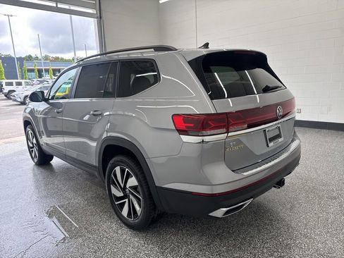 New 2026 Volkswagen Atlas SE image 2