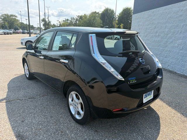 Used 2014 Nissan Leaf SV w/ Premium Package FWD image 3