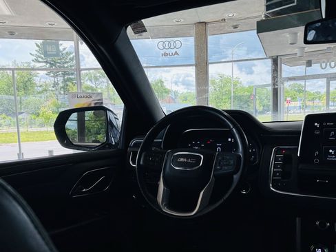 Used 2023 GMC Yukon XL SLT AWD/4WD image 51